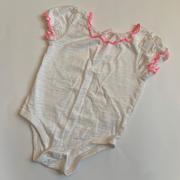 NWOT 3 piece outfit/2 onesies/1 shorts - Picture 2 of 5